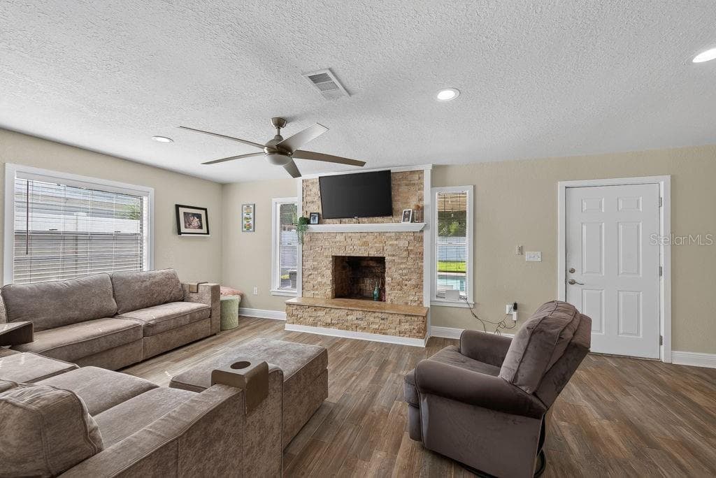 Single Family Residence at 4710 W TRILBY AVE, TAMPA, photo 19 of 65