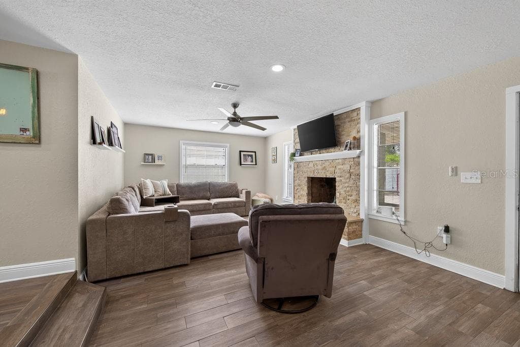 Single Family Residence at 4710 W TRILBY AVE, TAMPA, photo 20 of 65