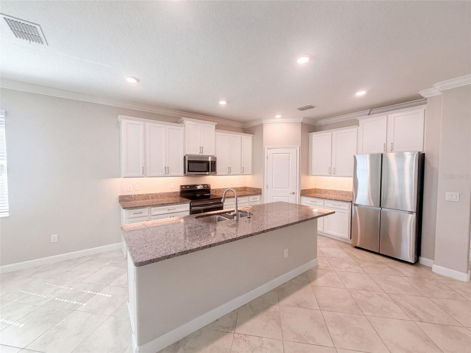 Single Family Residence at 31351 CANNON RUSH DR, SAN ANTONIO, photo 3 of 31