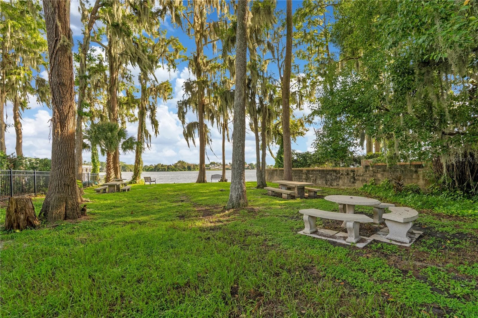 Lake Access Cypress with voluntary $100 HOA - 2000 E ADAMS, MAITLAND