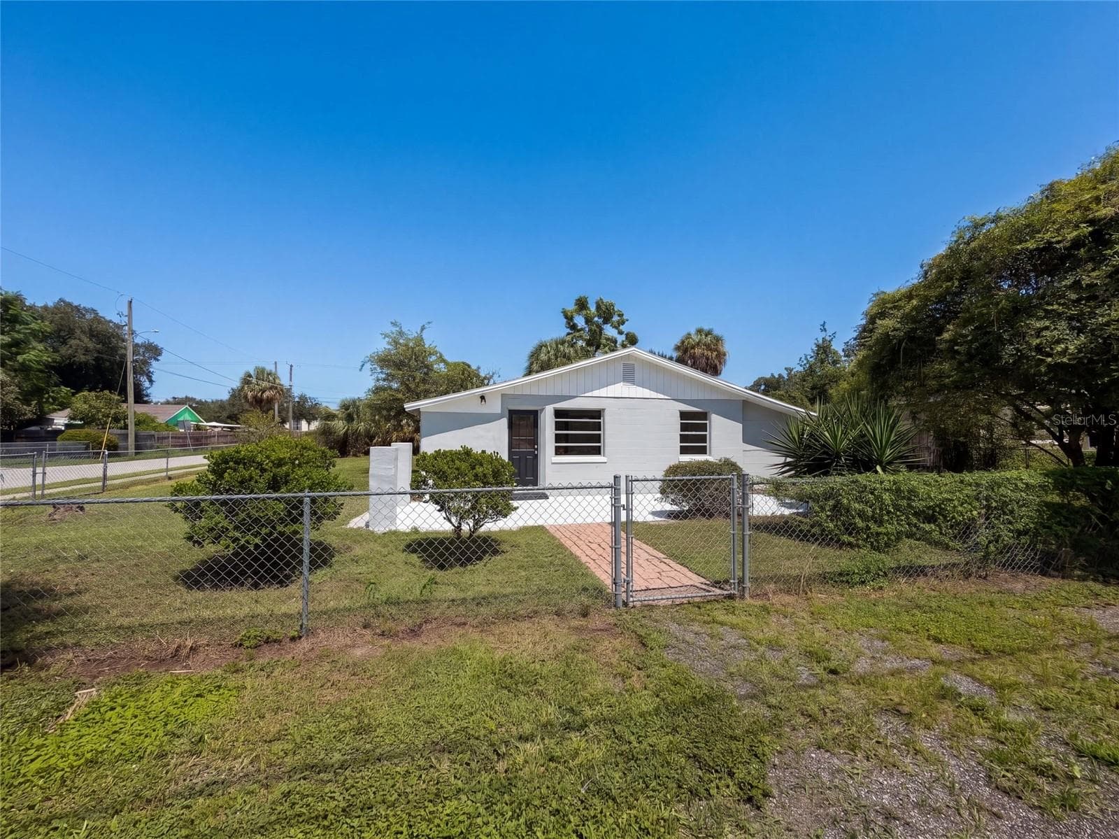 Single Family Residence at 2406 E CURTIS ST, TAMPA, photo 13 of 15
