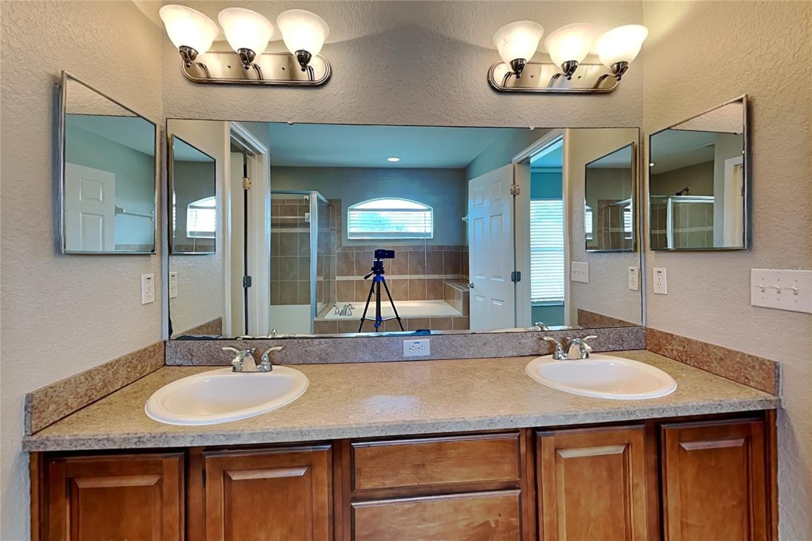 Single Family Residence at MULBERRY, photo 9 of 22