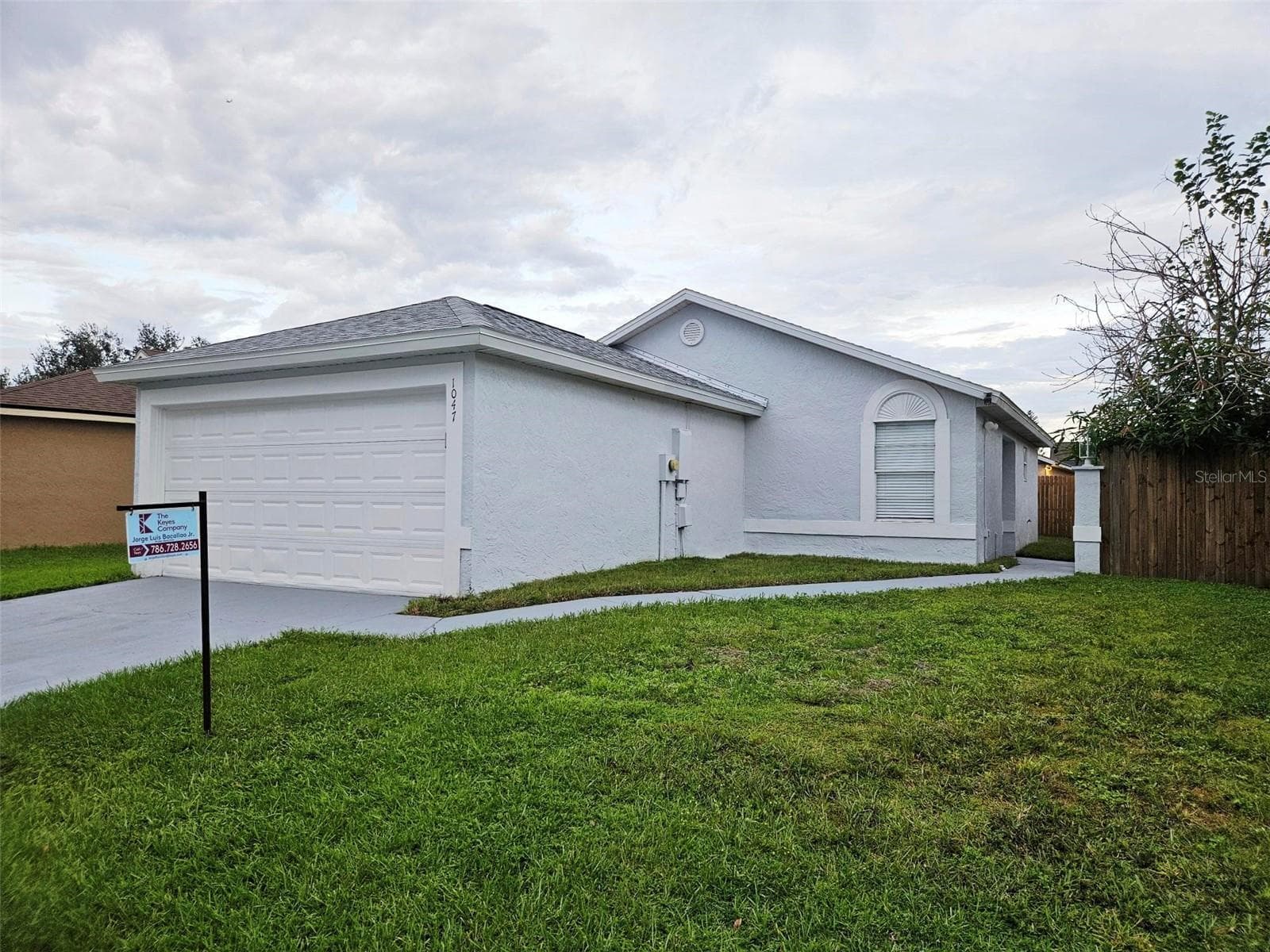 1047 FLORIDA HOLLY DR