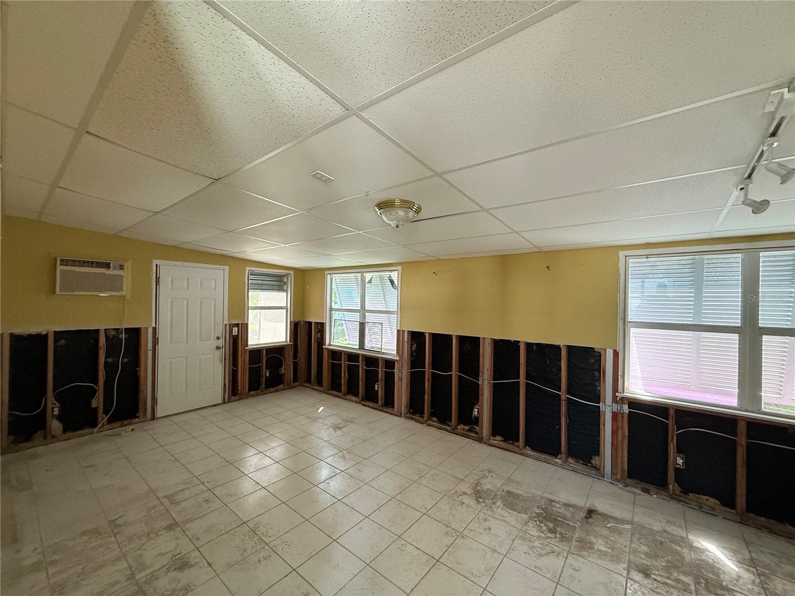 ENCLOSED FLORIDA ROOM - 4449 PARMELY ST, PORT CHARLOTTE