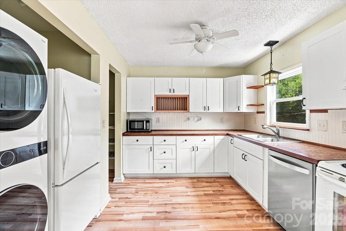 Condominium at 75 Nazarene Way, Waynesville, photo 11 of 40