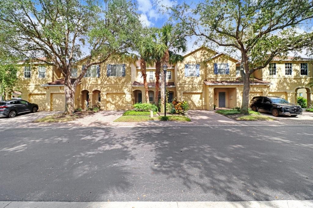 Townhouse at 9228 STONE RIVER PL, RIVERVIEW, photo 5 of 41