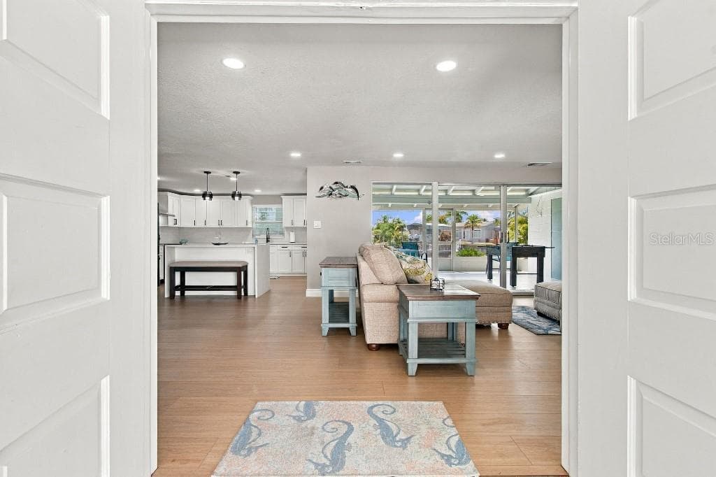 Single Family Residence at 10744 DRUMMOND RD, TAMPA, photo 17 of 73