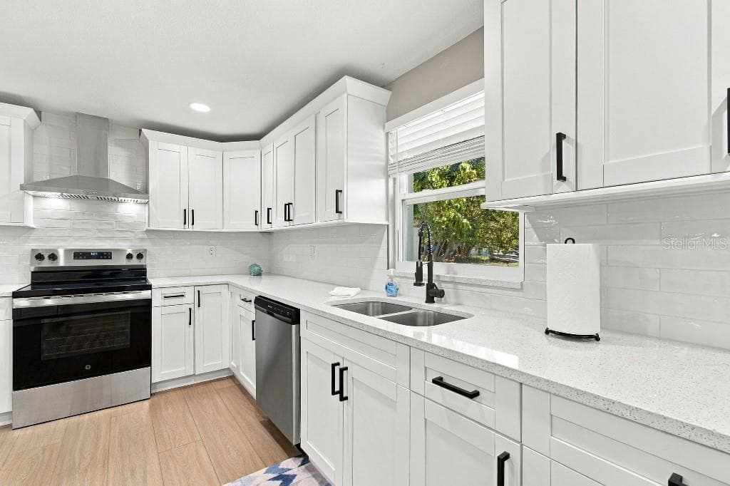 Single Family Residence at 10744 DRUMMOND RD, TAMPA, photo 23 of 73