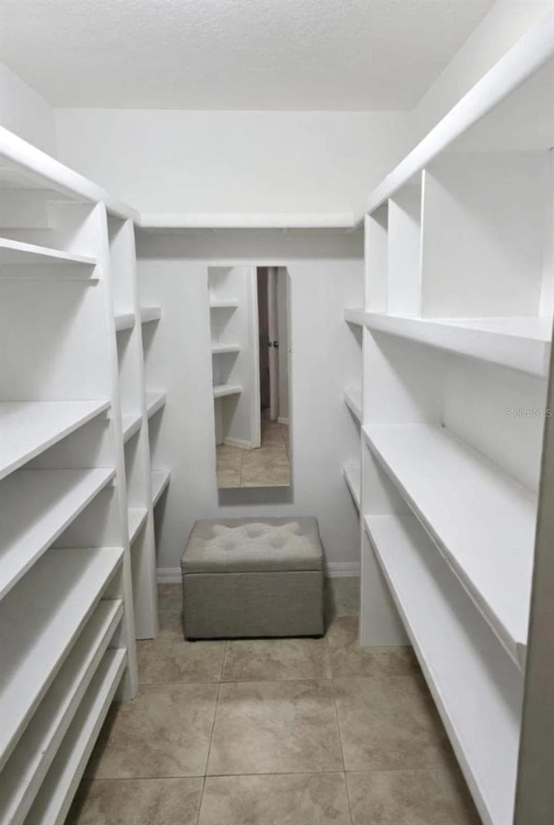 Master closet - 1651 RIVER BIRCH AVE, OVIEDO