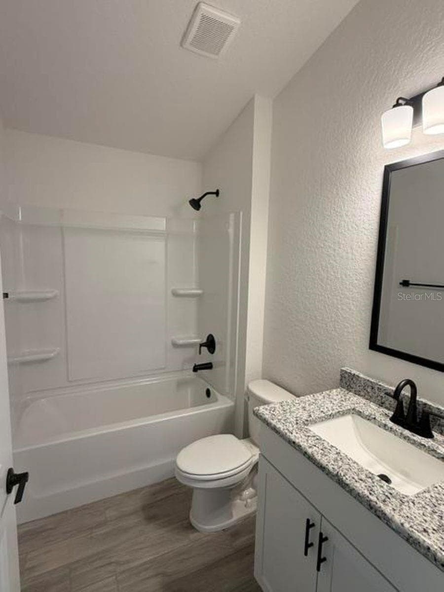 Guest Bath - 2396 NW 23RD AVE, OCALA
