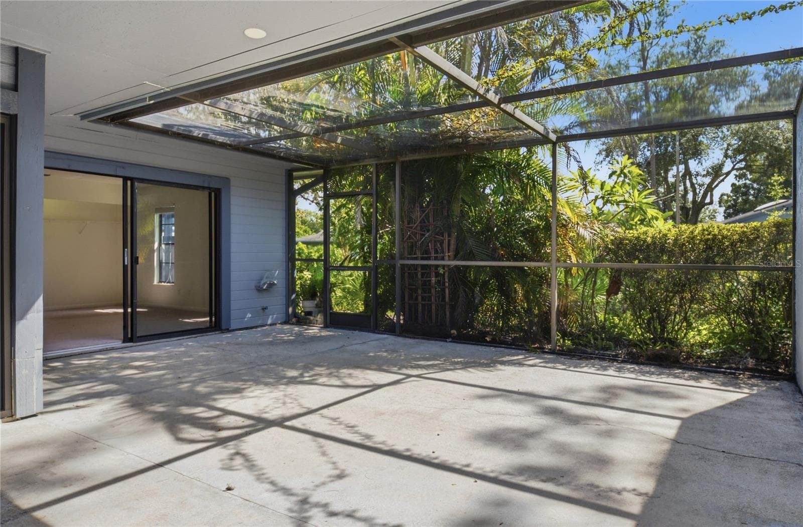 Townhouse at 135 PINEWINDS BLVD, OLDSMAR, photo 14 of 49