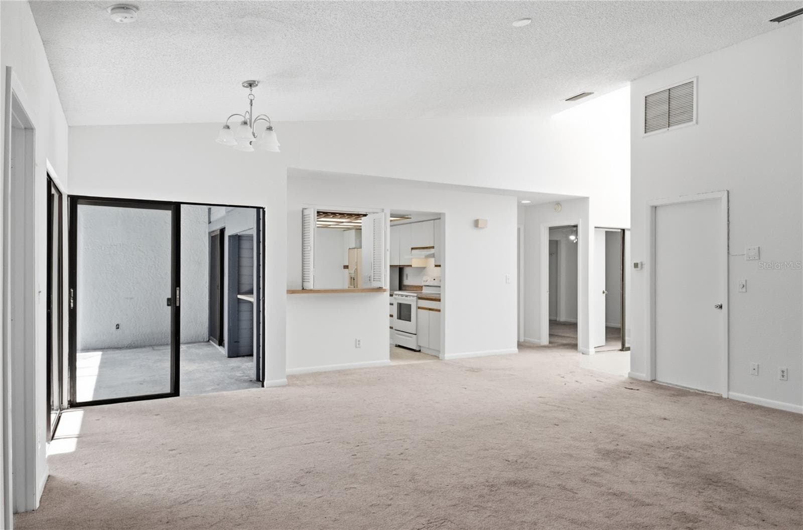 Townhouse at 135 PINEWINDS BLVD, OLDSMAR, photo 37 of 49