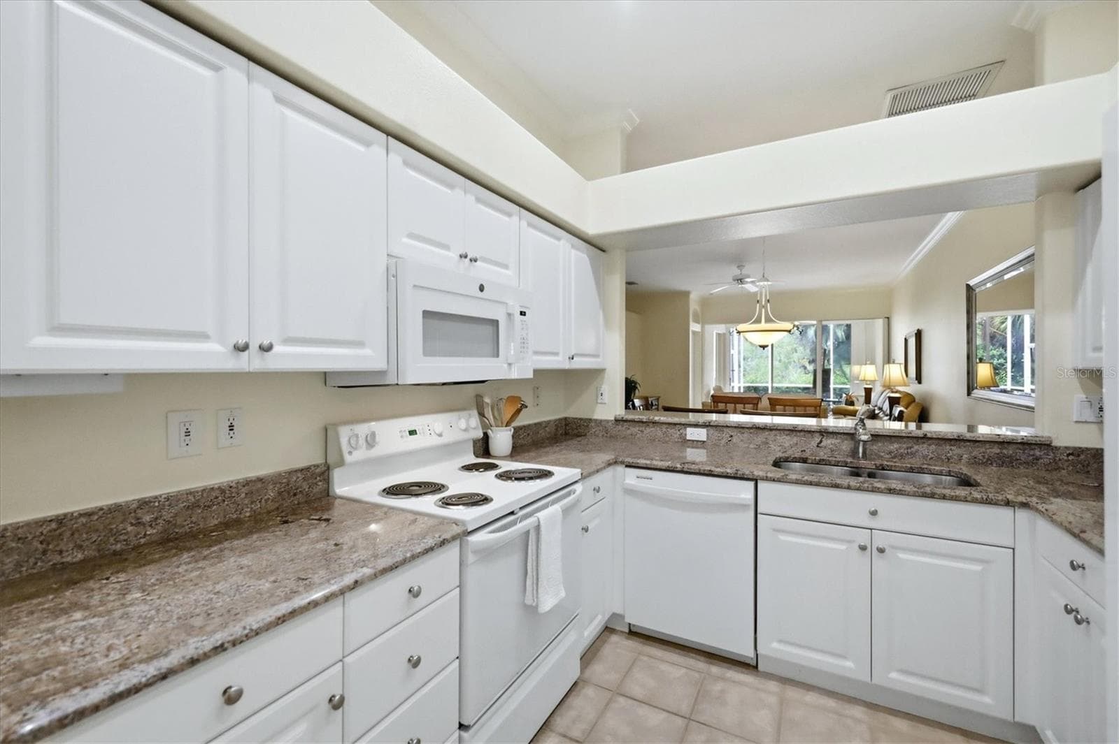 Villa at 9413 FOREST HILLS CIR, SARASOTA, photo 18 of 90