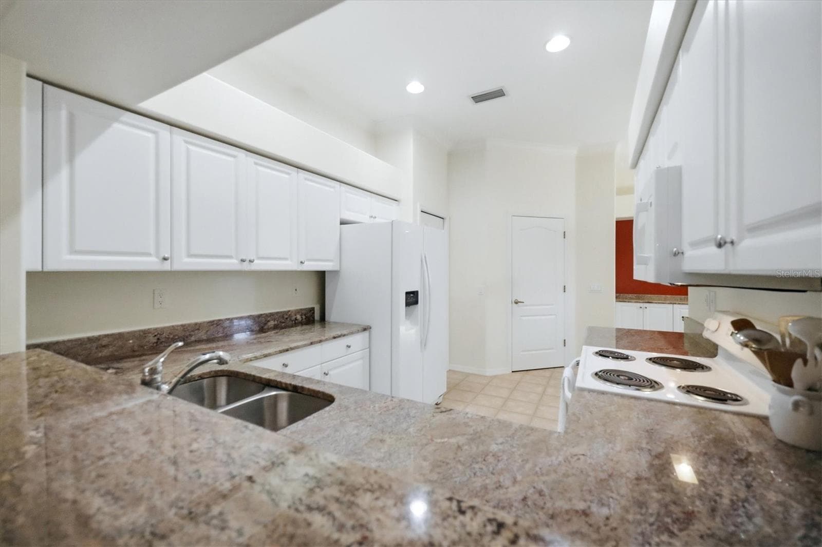 Villa at 9413 FOREST HILLS CIR, SARASOTA, photo 19 of 90