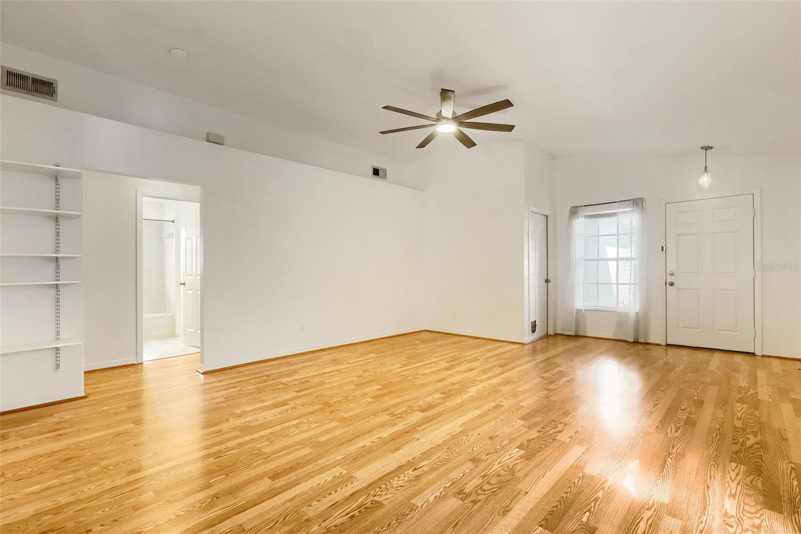 Single Family Residence at 7902 CITRUS BLOSSOM DR, LAND O LAKES, photo 6 of 31