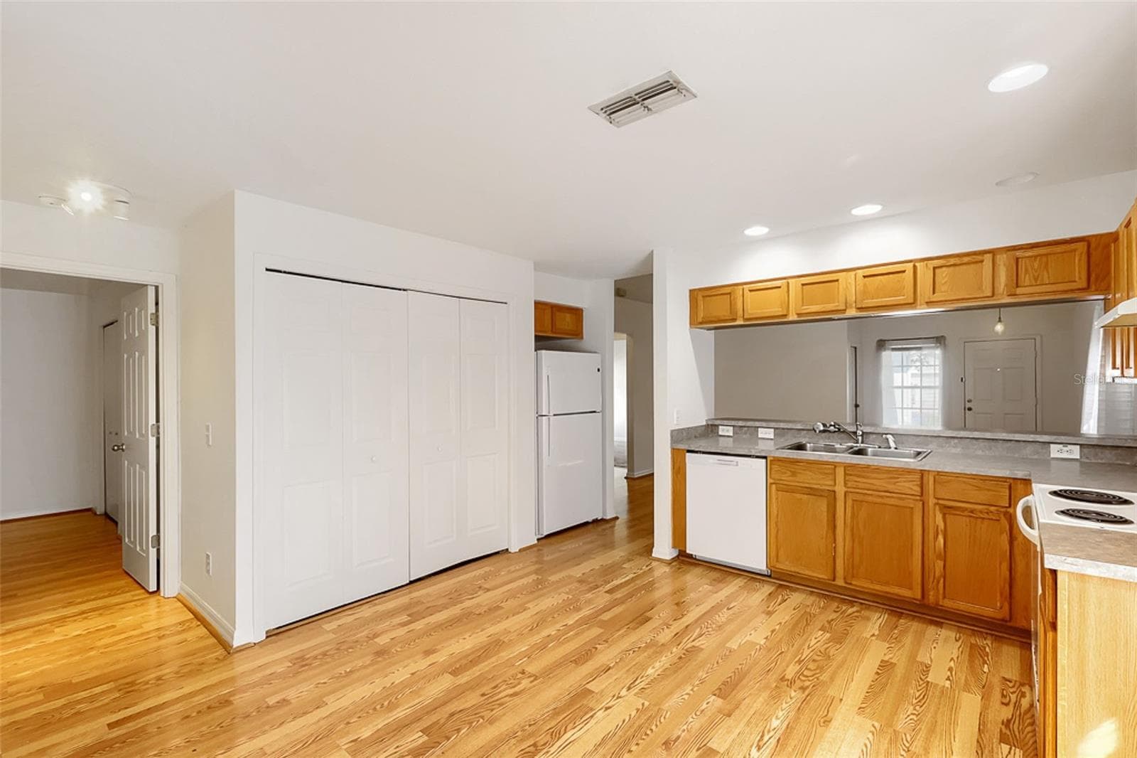 Single Family Residence at 7902 CITRUS BLOSSOM DR, LAND O LAKES, photo 10 of 31