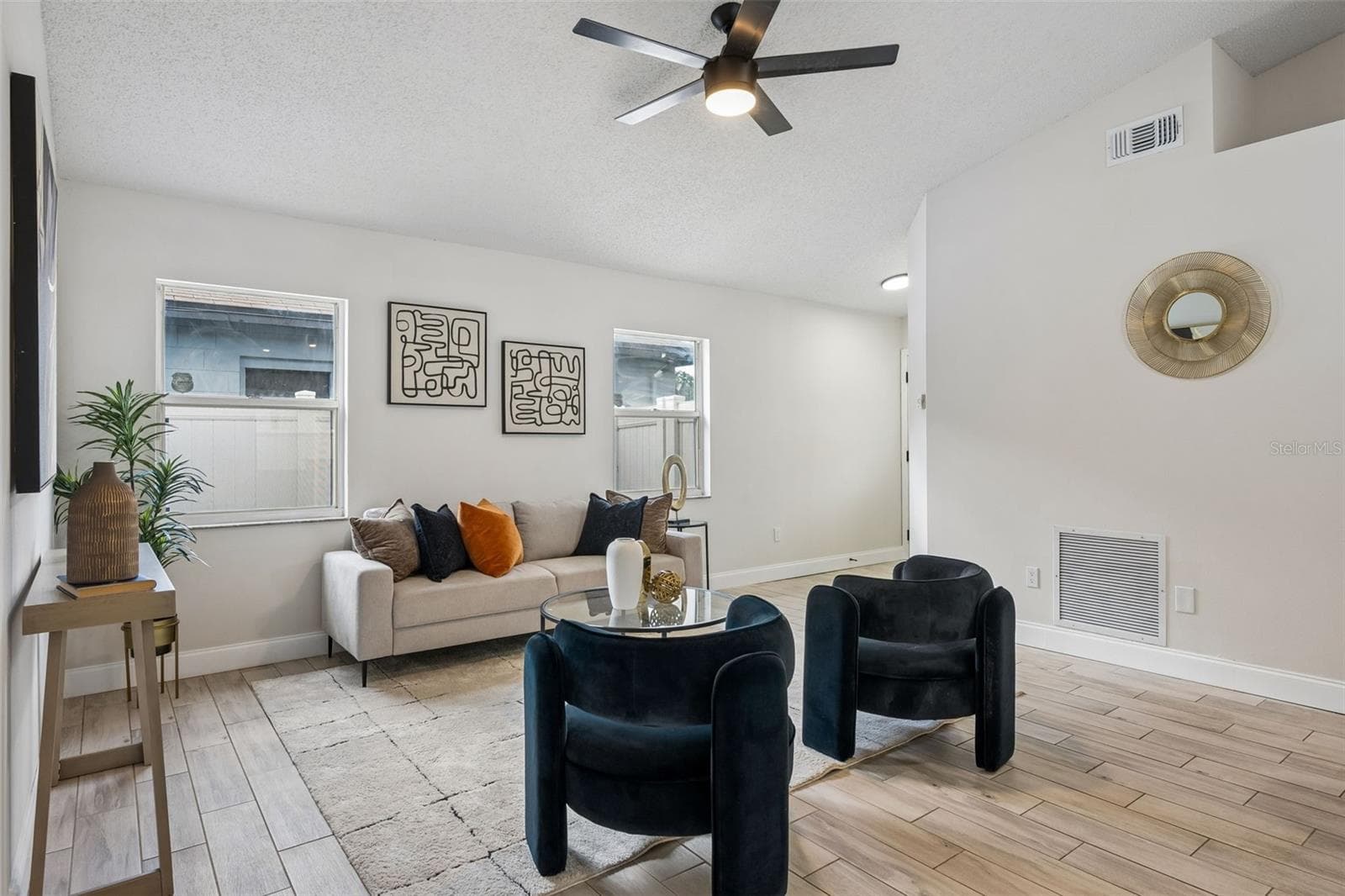 Single Family Residence at 1320 OAK GROVE CT, KISSIMMEE, photo 4 of 22