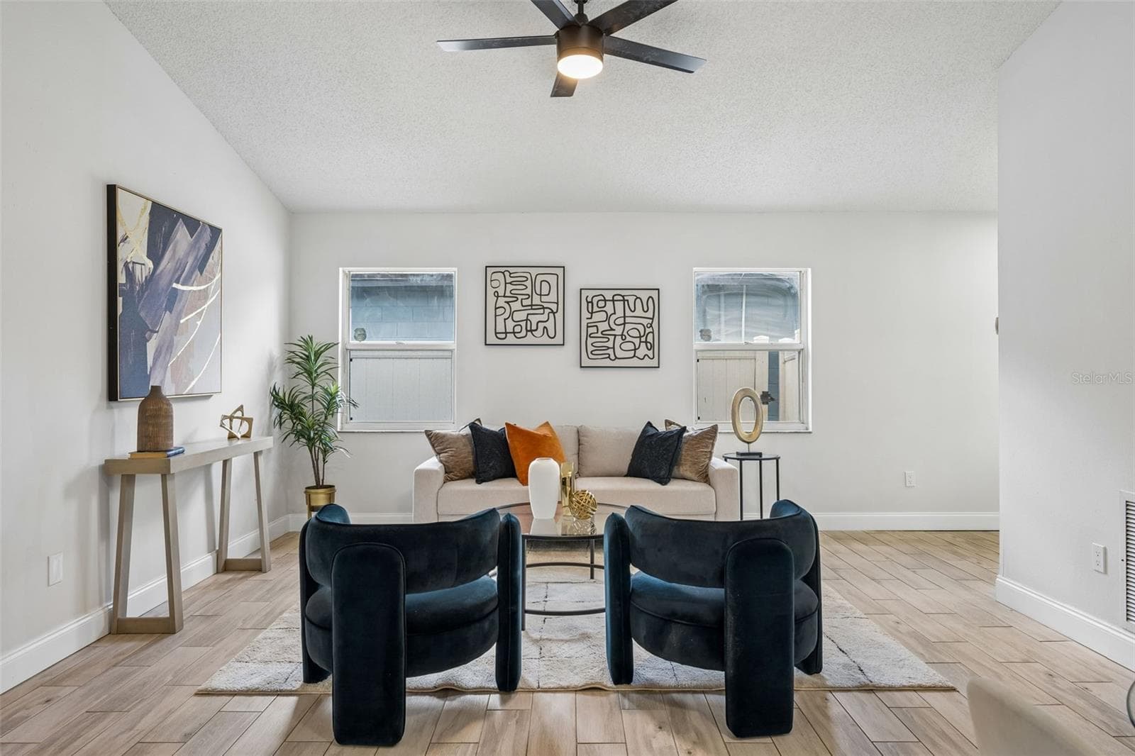 Single Family Residence at 1320 OAK GROVE CT, KISSIMMEE, photo 5 of 22