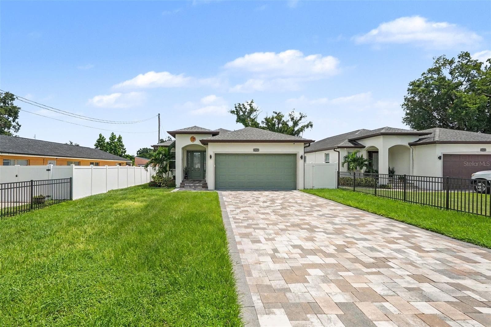Single Family Residence at 8307 N GOMEZ AVE, TAMPA, photo 3 of 39