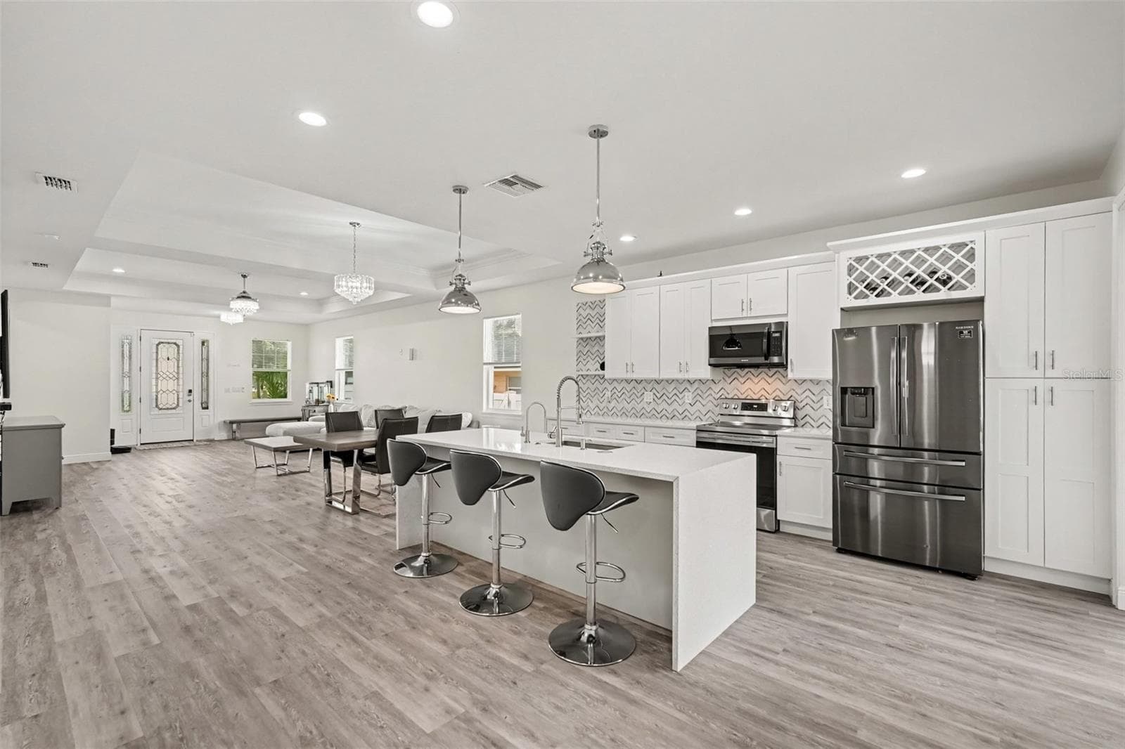 Single Family Residence at 8307 N GOMEZ AVE, TAMPA, photo 11 of 39