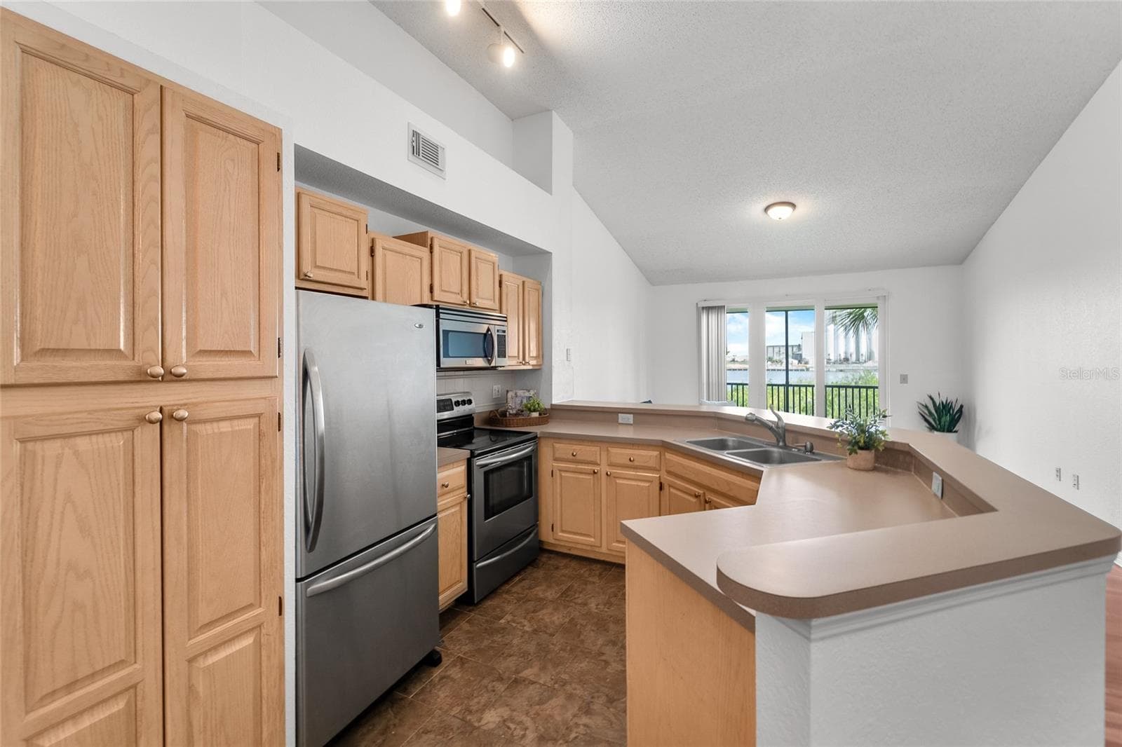 Condominium at 1109 NORMANDY TRACE RD #1109, TAMPA, photo 8 of 25