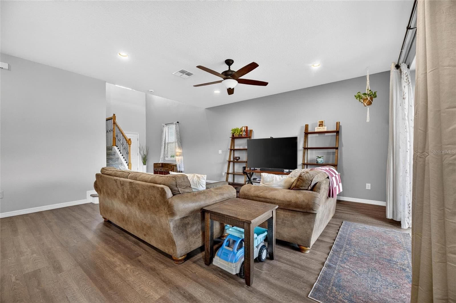 Single Family Residence at 1521 CUSTER BAYOU ST, RUSKIN, photo 20 of 91