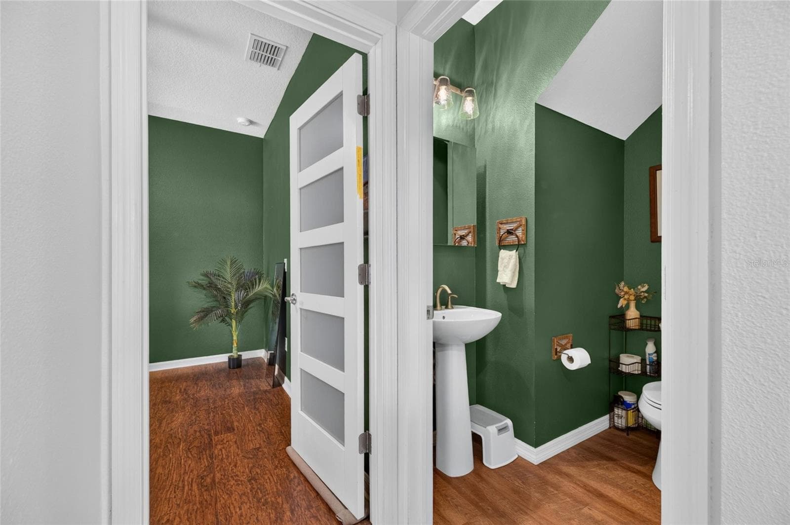 Single Family Residence at 1521 CUSTER BAYOU ST, RUSKIN, photo 33 of 91