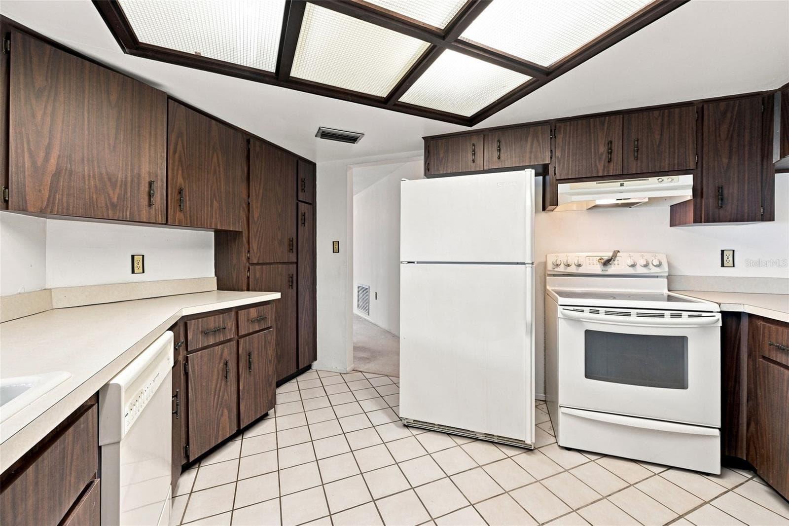 Single Family Residence at 203 HILLCREST DR, SAFETY HARBOR, photo 13 of 51