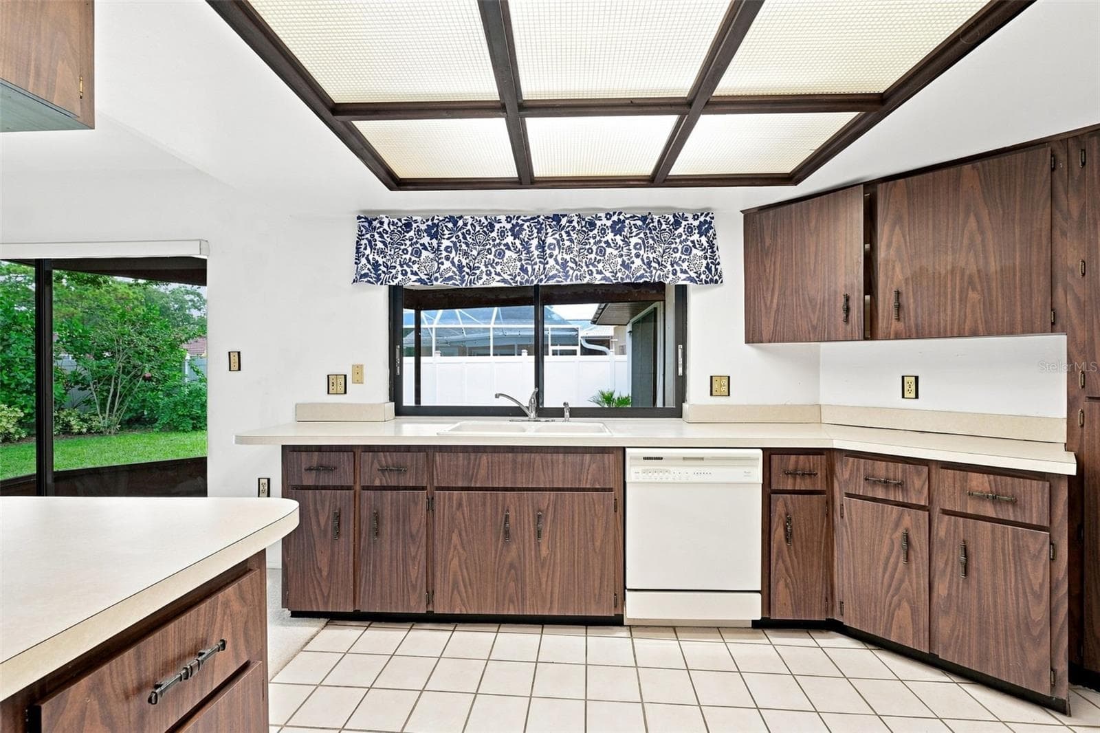 Single Family Residence at 203 HILLCREST DR, SAFETY HARBOR, photo 15 of 51