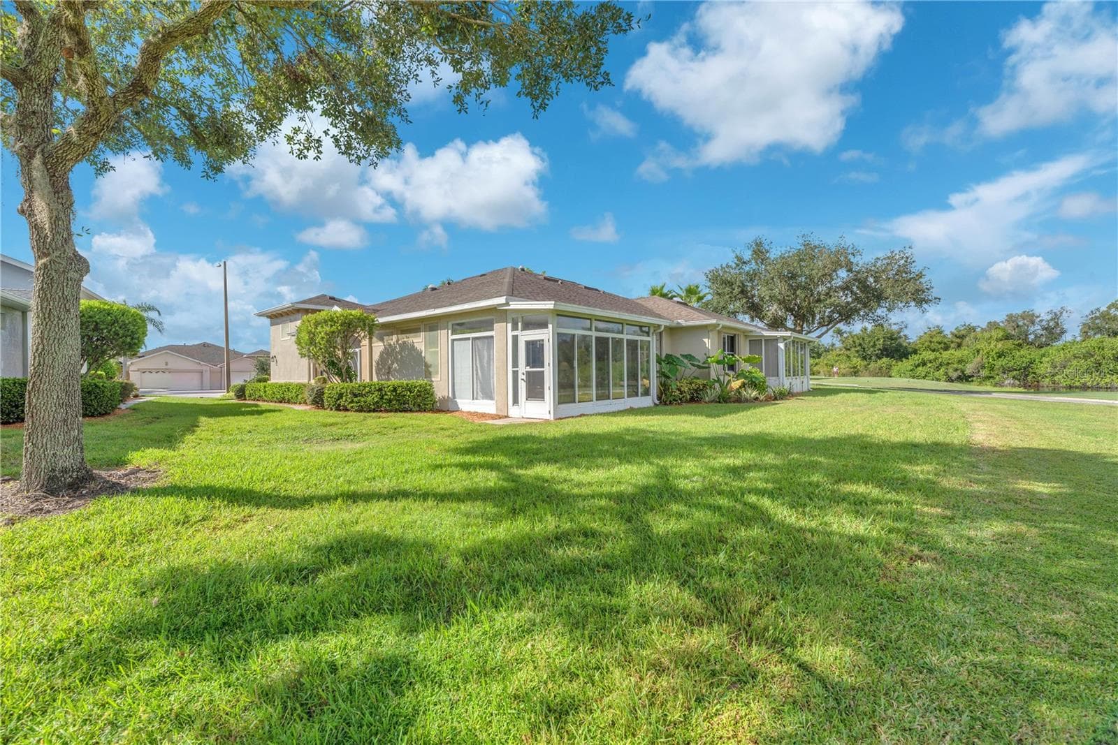 LANAI - 2451 SIFIELD GREENS WAY, SUN CITY CENTER