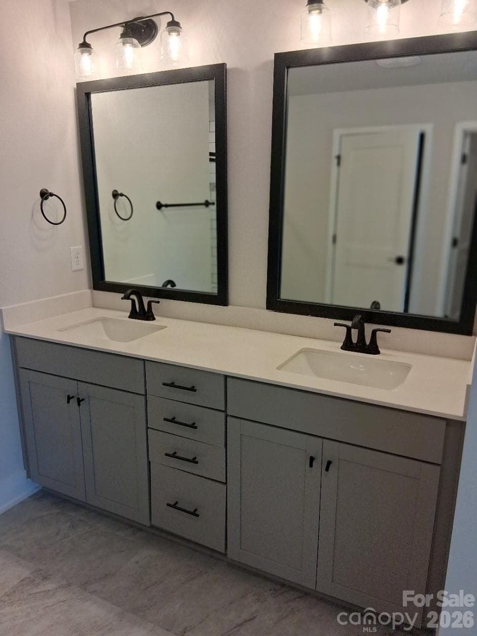 Dual Vanity in Primary Suite - 721 Inwood Hill Drive, Gastonia