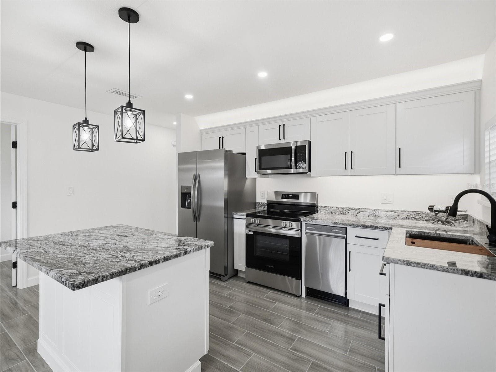 Kitchen - 4511 20TH AVE S, ST PETERSBURG