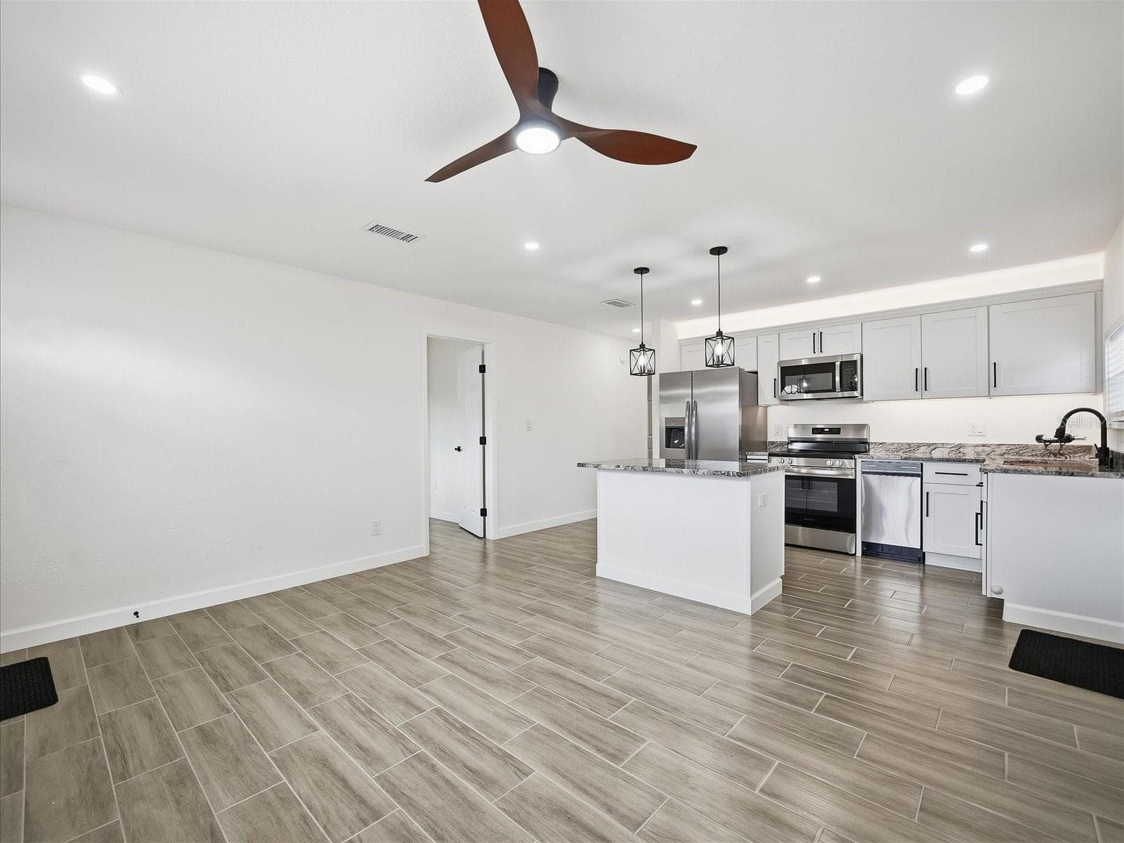 Living Room to Kitchen - 4511 20TH AVE S, ST PETERSBURG