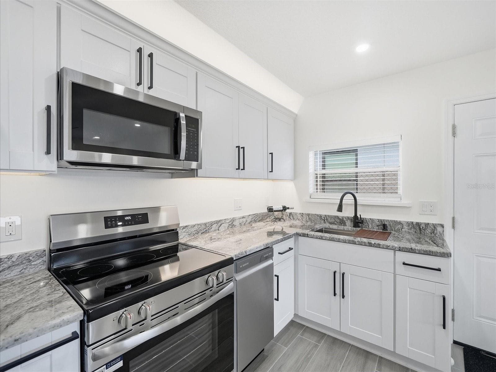 Kitchen - 4511 20TH AVE S, ST PETERSBURG