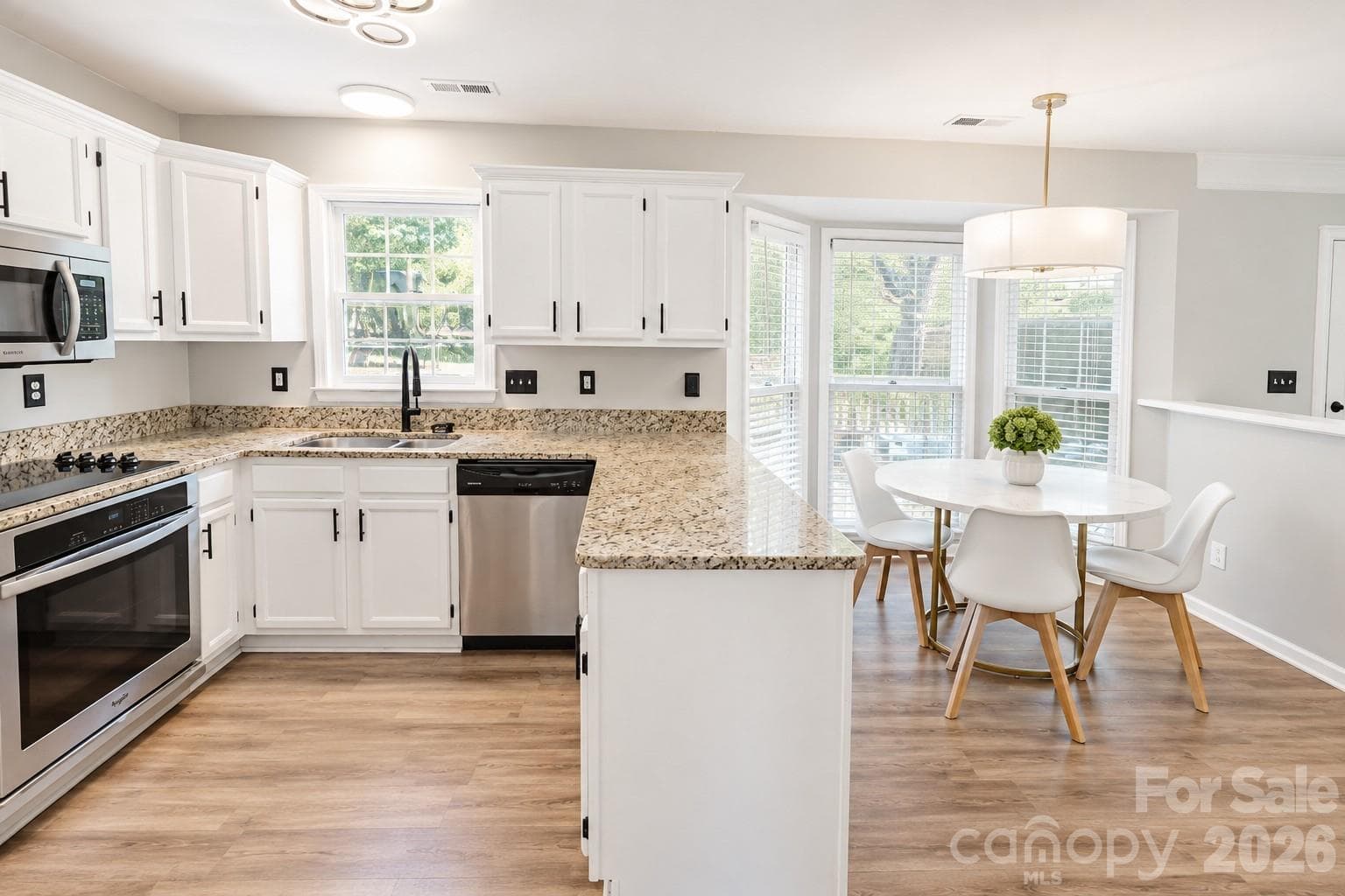 Single Family Residence at 3100 Wellhouse Court, Charlotte, photo 8 of 18