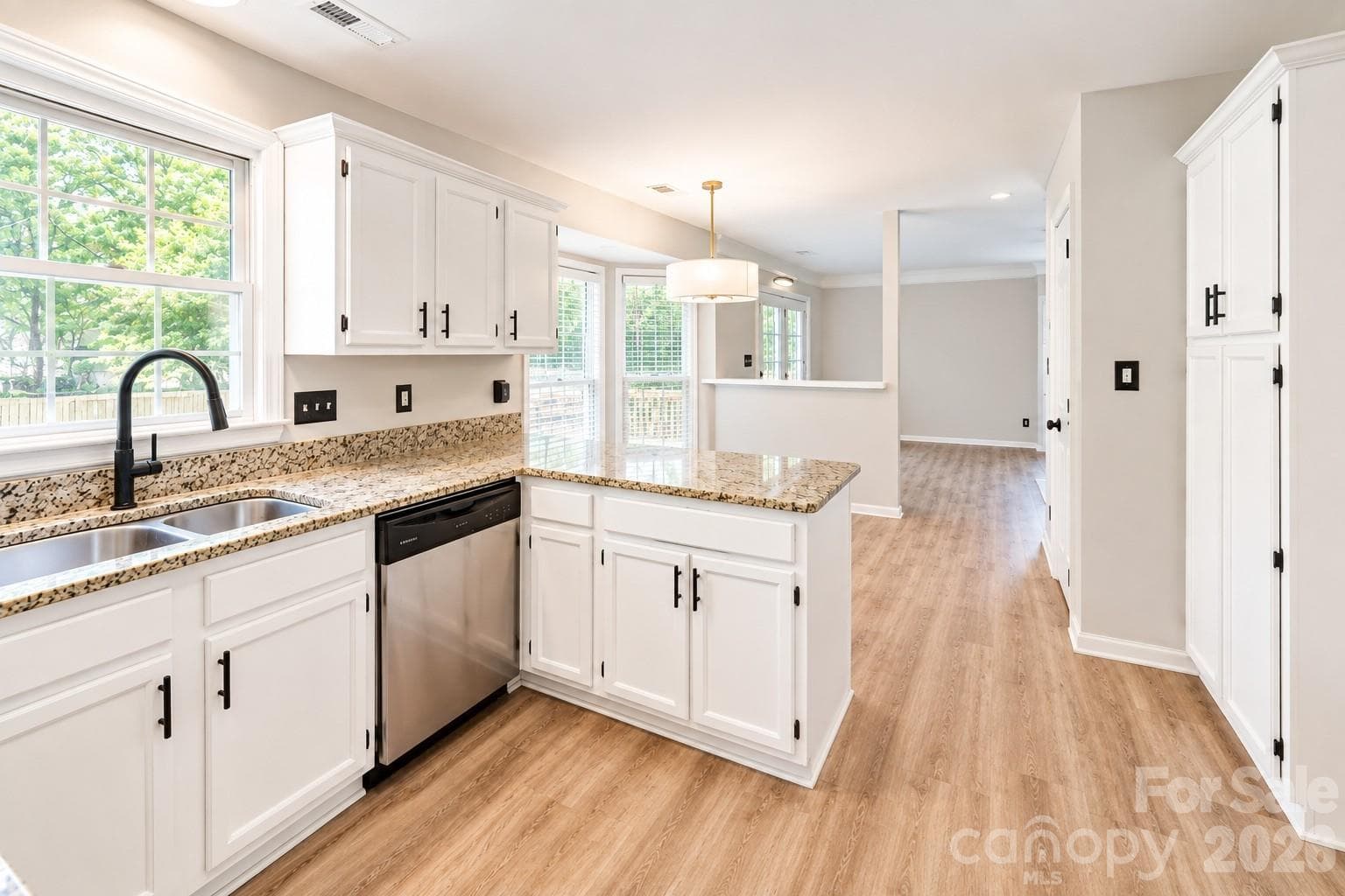 Single Family Residence at 3100 Wellhouse Court, Charlotte, photo 9 of 18