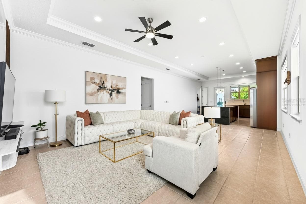 Light, bright open concept living. Virtually Staged. - 13472 PADSTOW PL, ORLANDO