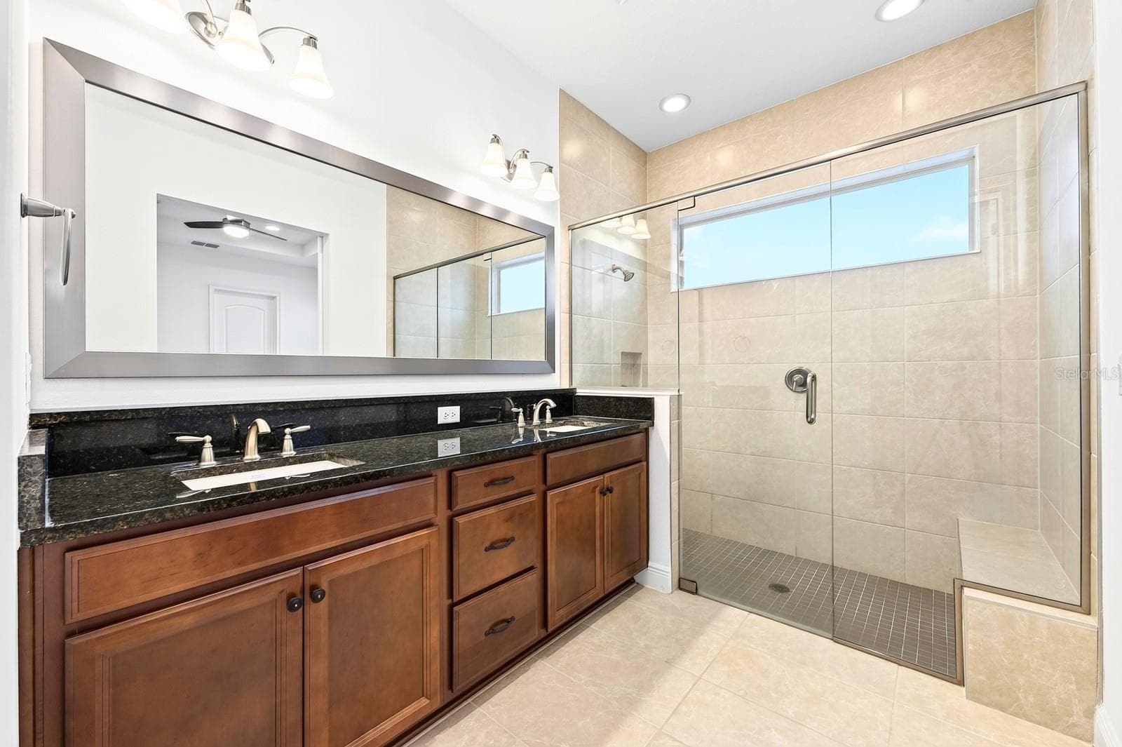 Primary en-suite bath. - 13472 PADSTOW PL, ORLANDO