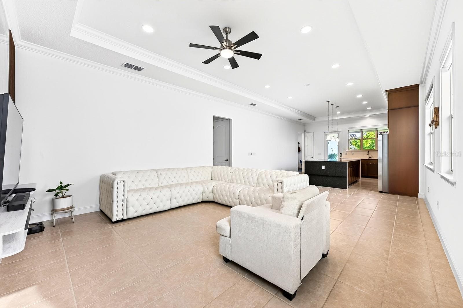 Light, bright open concept living. - 13472 PADSTOW PL, ORLANDO