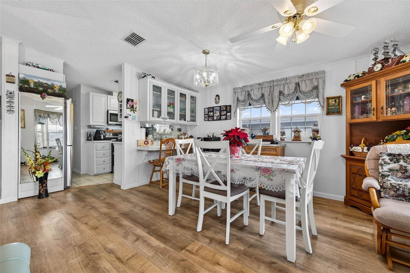 Manufactured Home at 35051 CONDOMINIUM BLVD, ZEPHYRHILLS, photo 14 of 37