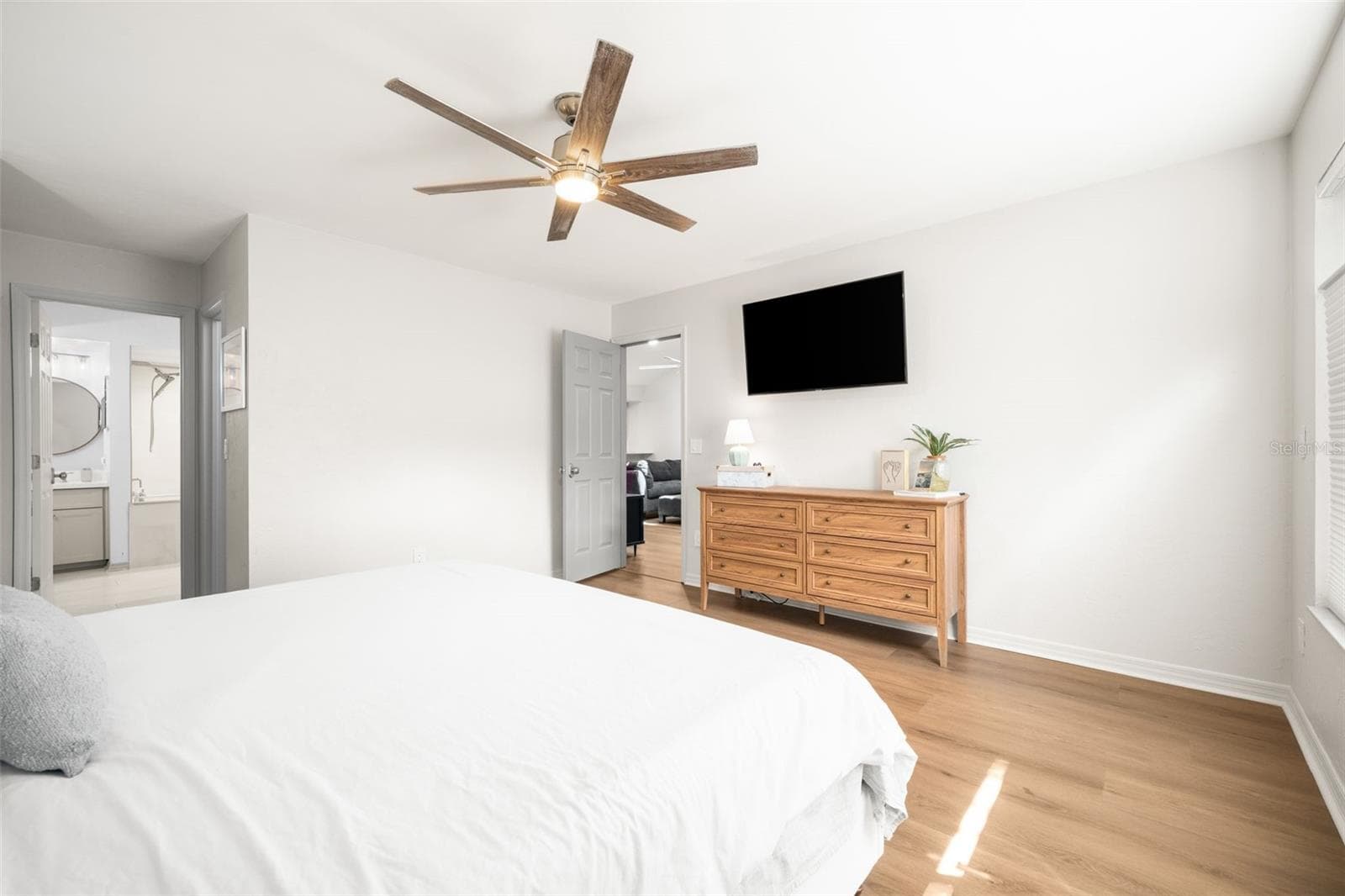 Primary suite downstairs - 3745 NW 58TH PL, GAINESVILLE