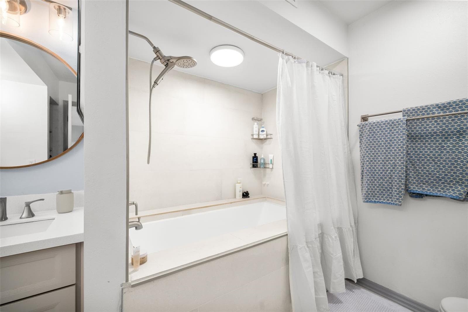 Primary bathroom - 3745 NW 58TH PL, GAINESVILLE