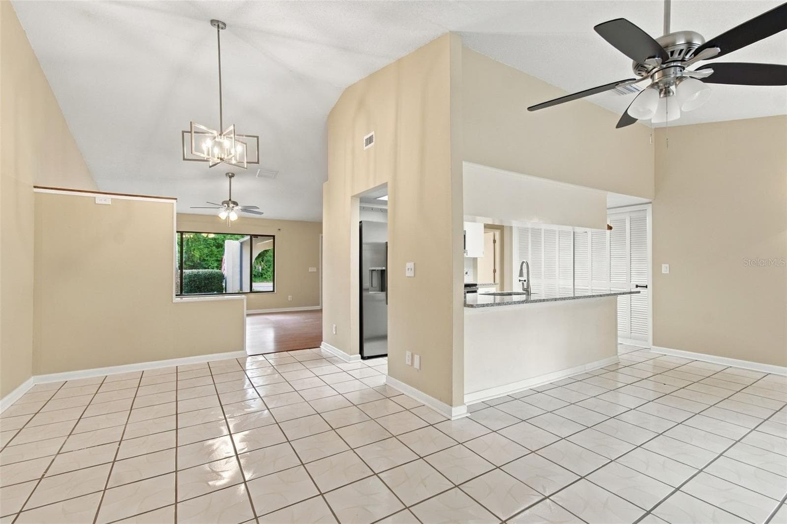 Single Family Residence at 9403 HORIZON DR, SPRING HILL, photo 7 of 27