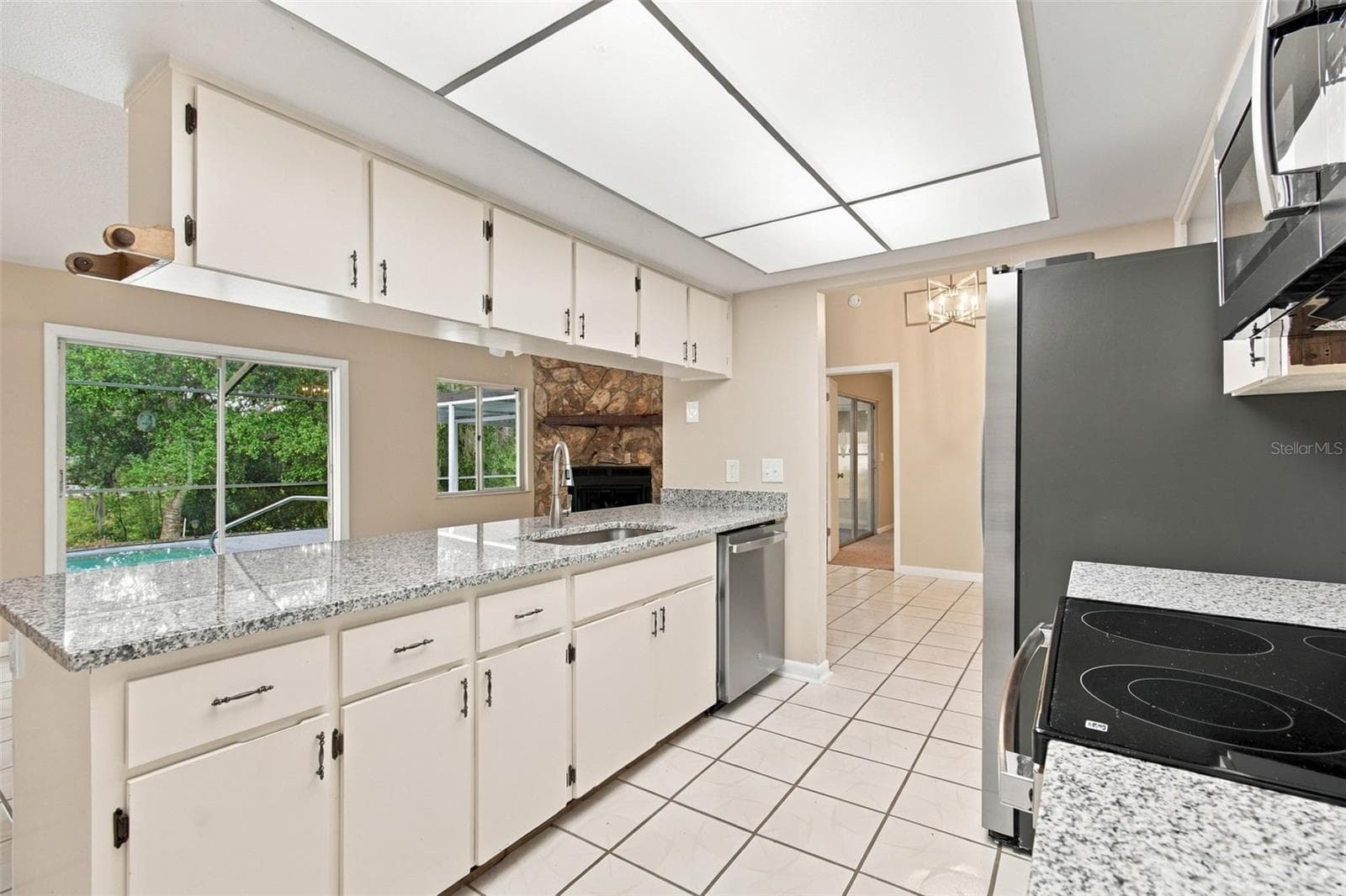 Single Family Residence at 9403 HORIZON DR, SPRING HILL, photo 9 of 27