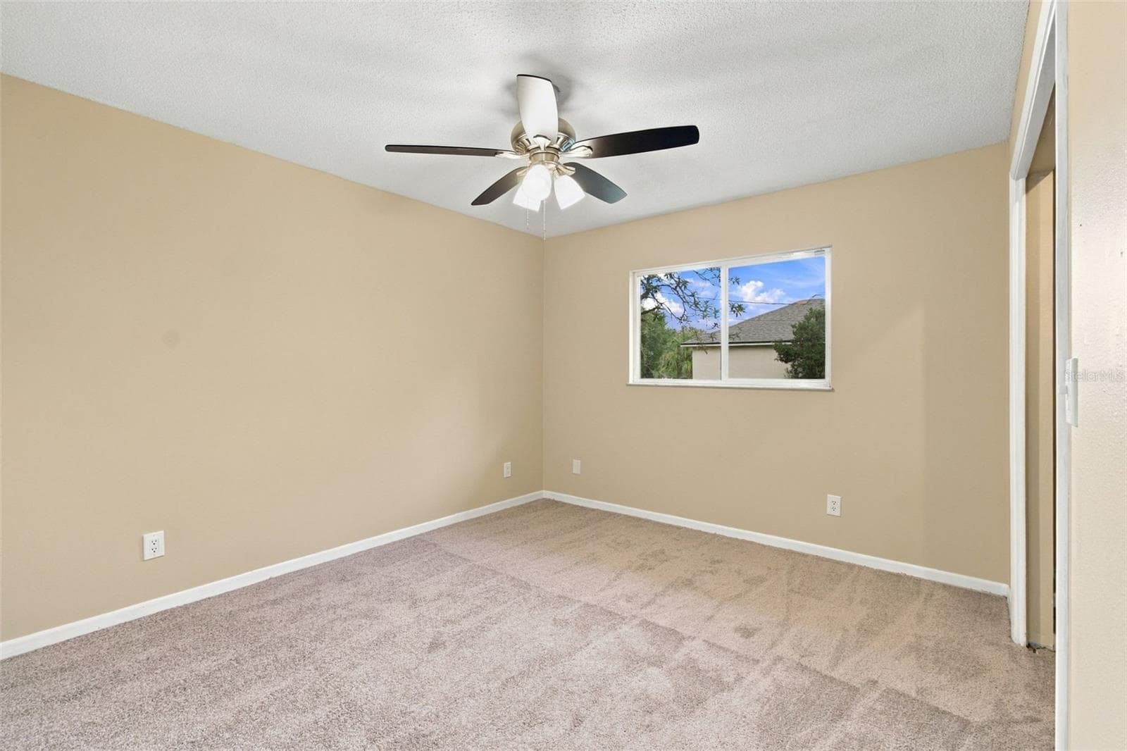 Single Family Residence at 9403 HORIZON DR, SPRING HILL, photo 13 of 27