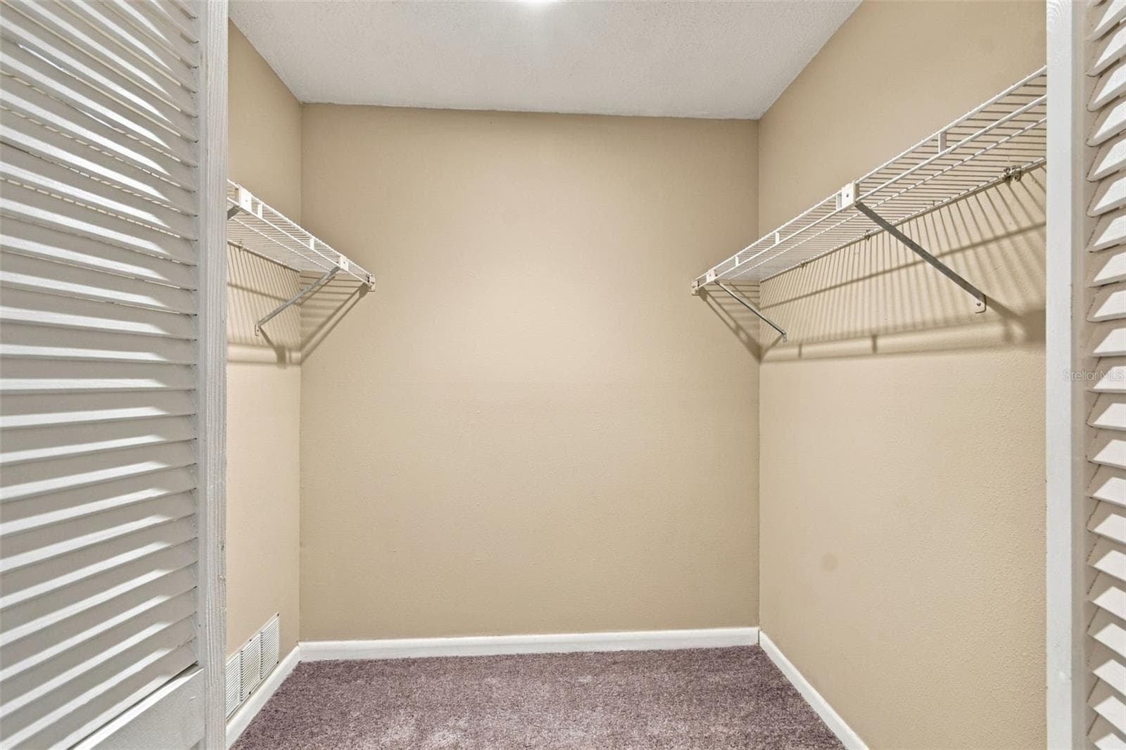 Single Family Residence at 9403 HORIZON DR, SPRING HILL, photo 14 of 27