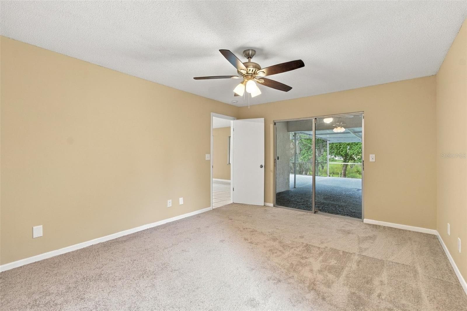 Single Family Residence at 9403 HORIZON DR, SPRING HILL, photo 16 of 27