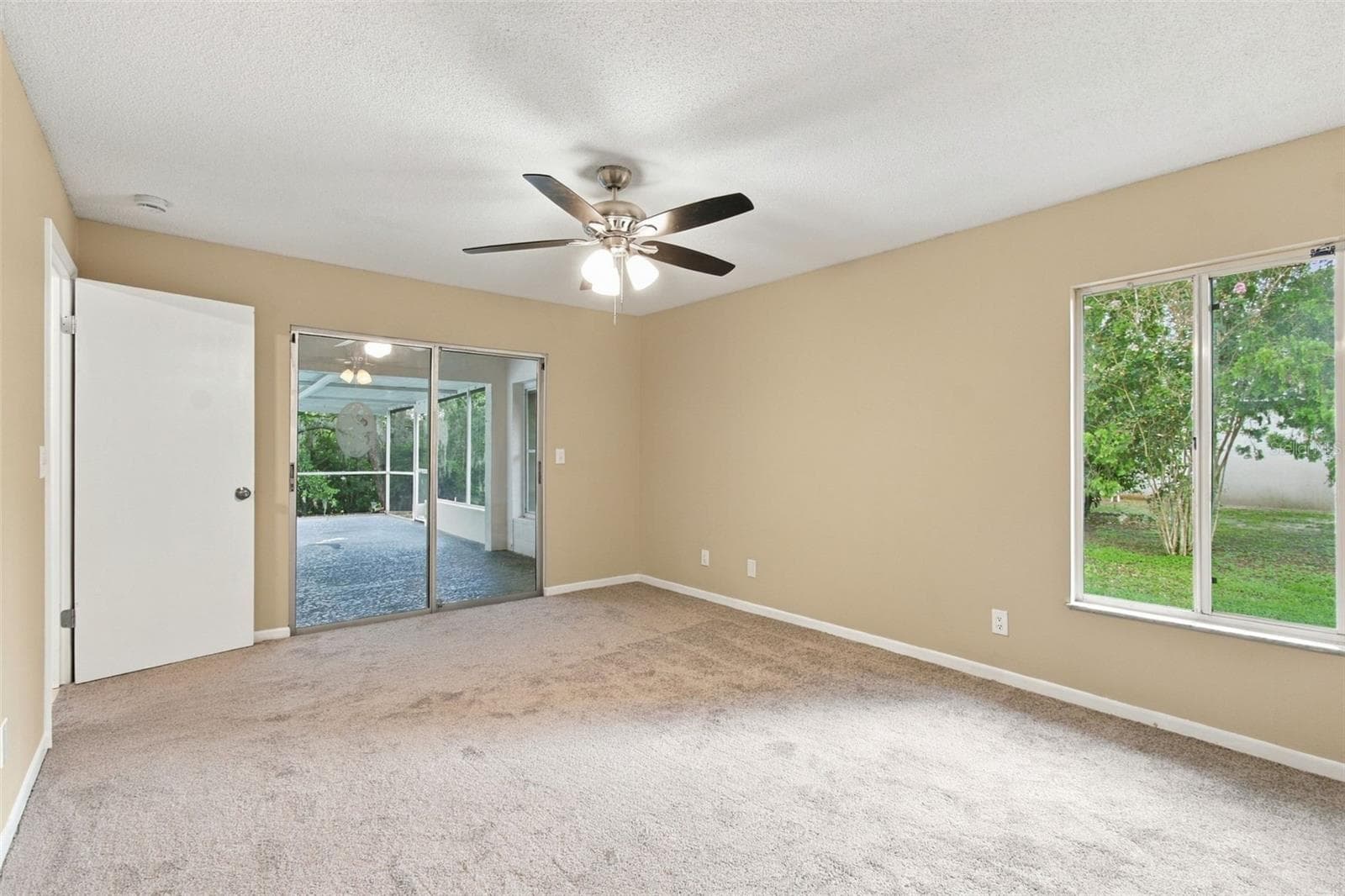 Single Family Residence at 9403 HORIZON DR, SPRING HILL, photo 18 of 27