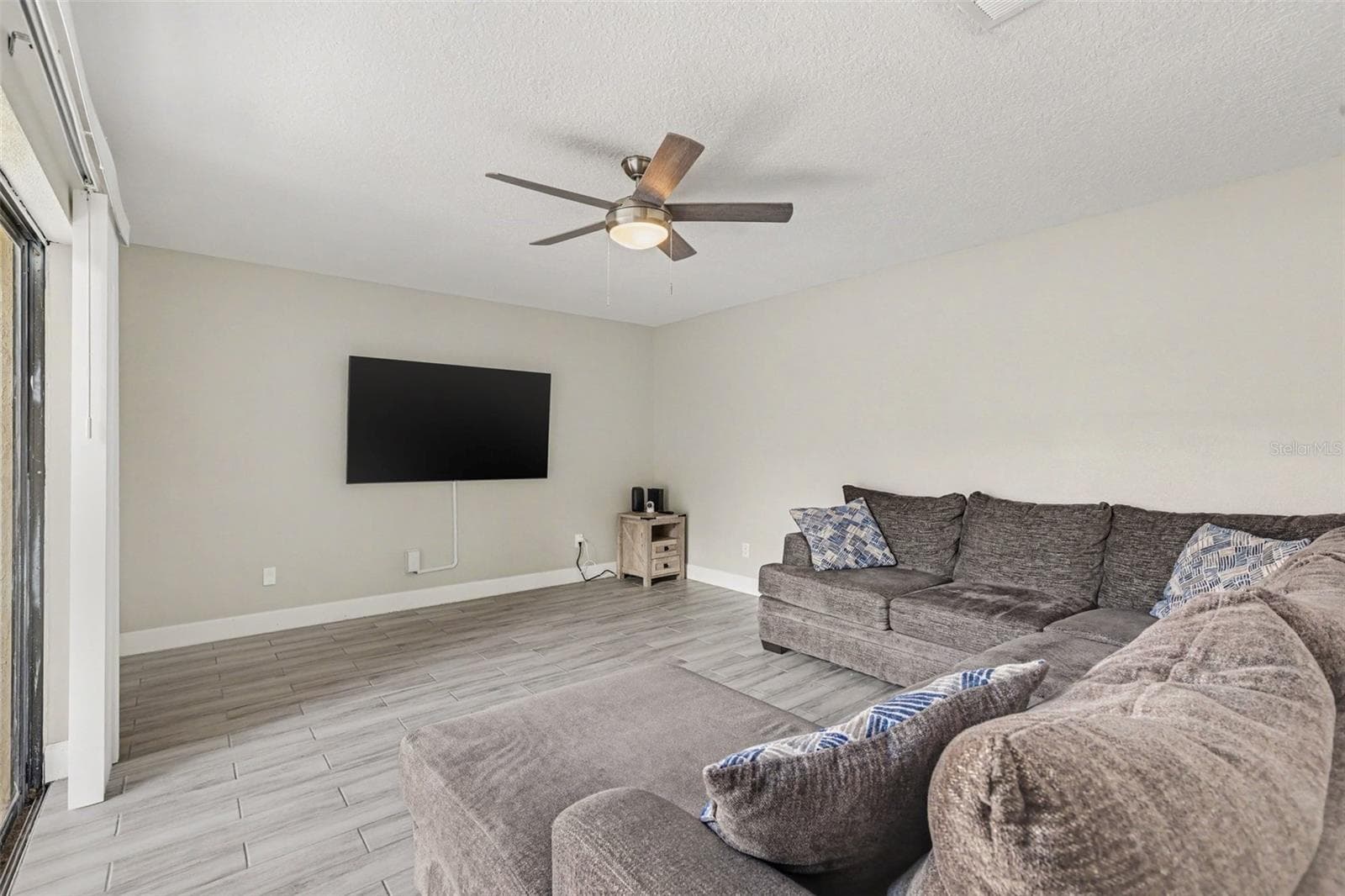Townhouse at 8114 OAK TRACE WAY #C, TAMPA, photo 4 of 17