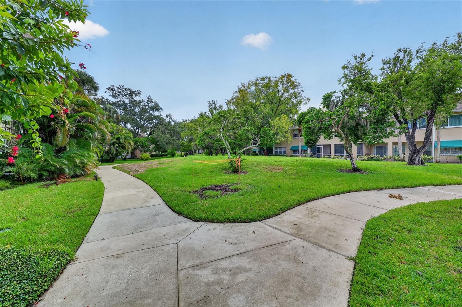 Condominium at 8352 MEADOWBROOK DR #10, SEMINOLE, photo 3 of 36